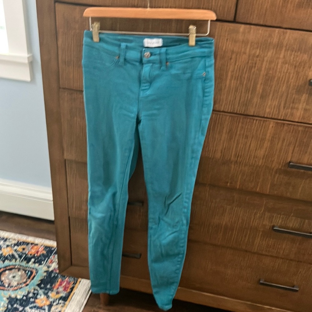 LILA RYAN Turquoise Blue Jeans. Size 2). Excellent Condition